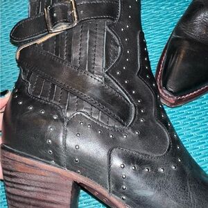 Freebird Morgan Western Ankle Calf Boots Black Leather W/ silver studs Buckle 8